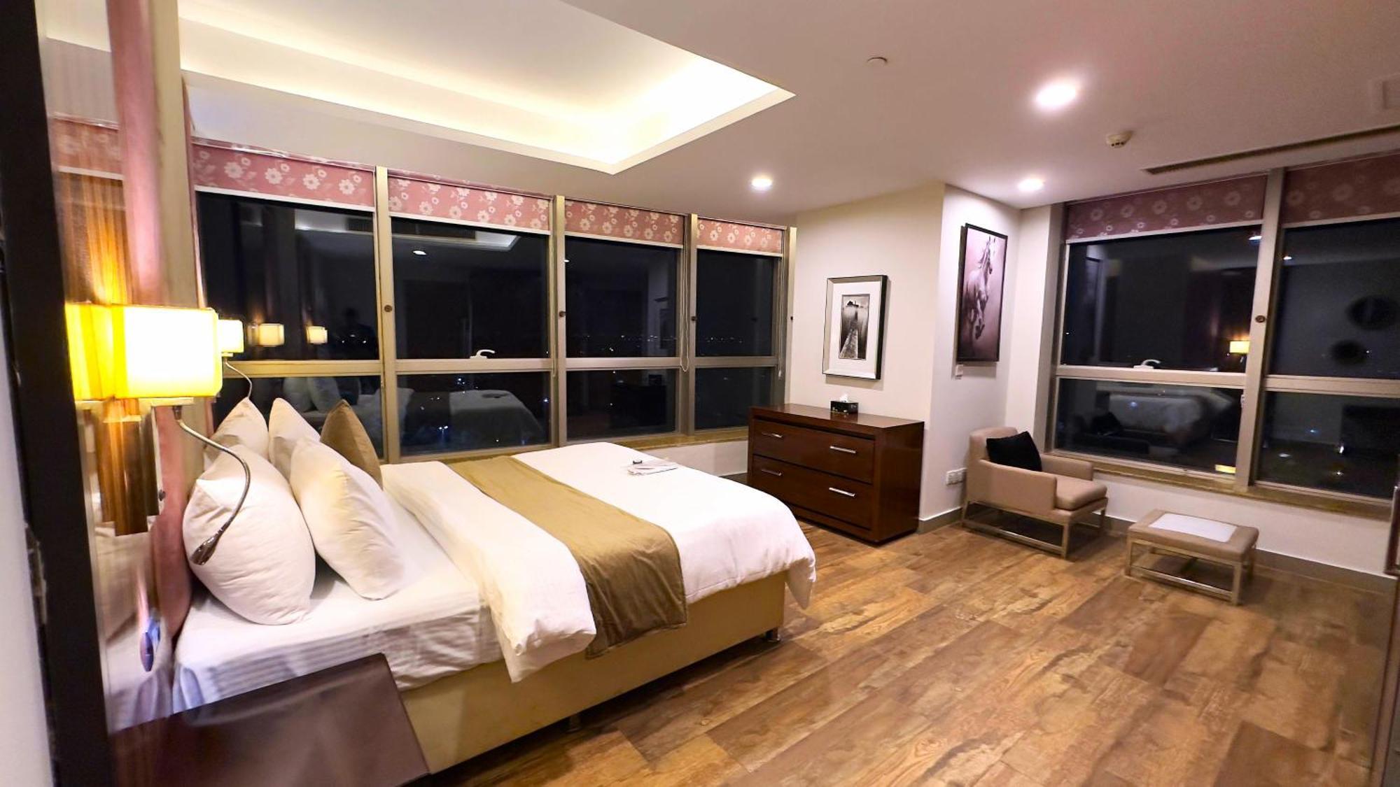 Centaurus Apartments Islamabad Luaran gambar